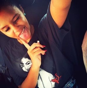 Meet your Posher, Amanda camila